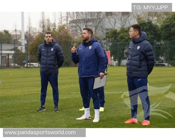 墨西哥籍教练本杰明莫拉正式加盟武汉三镇担任新主教练